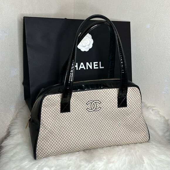 💯Authentic Chanel Cream & Black Patent Leather & Knit Quilted Bowler Bag🍀 - Picture 3 of 17